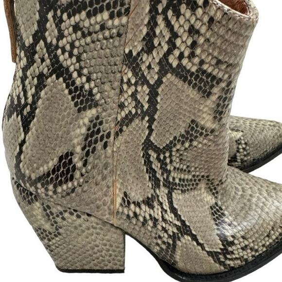 Alias Mae Western Snakeskin Ankle Cowboy Boots Rodeo Cowgirl Mobwife Block Heel - Picture 11 of 14